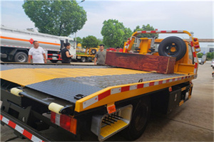 下陆附近拖车电话号码服务